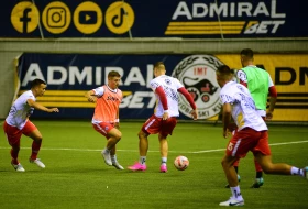 Trener IMT-a: ''Videli ste koji igrači su ušli sa klupe za Radnički iz Kragujevca...''